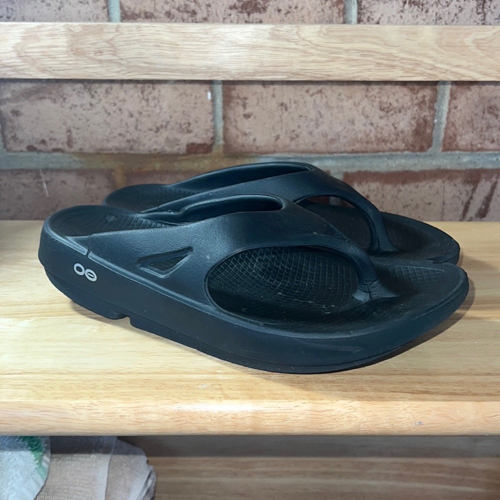 Oofos Ooriginal Sandal | EU 39 US 8W 6M | Black | EUC